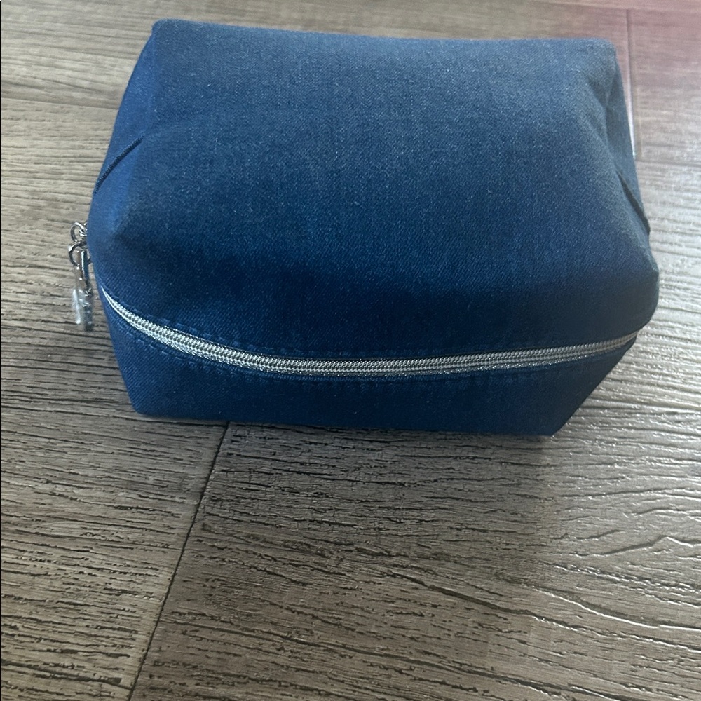 Dior Denim Blue Cosmetic Bag - Picture 13 of 14